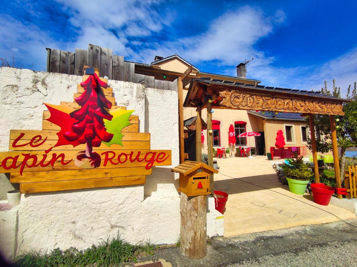 Le Sapin Rouge - Restaurant - Bar - Chambres D'Hotes Artigues  المظهر الخارجي الصورة