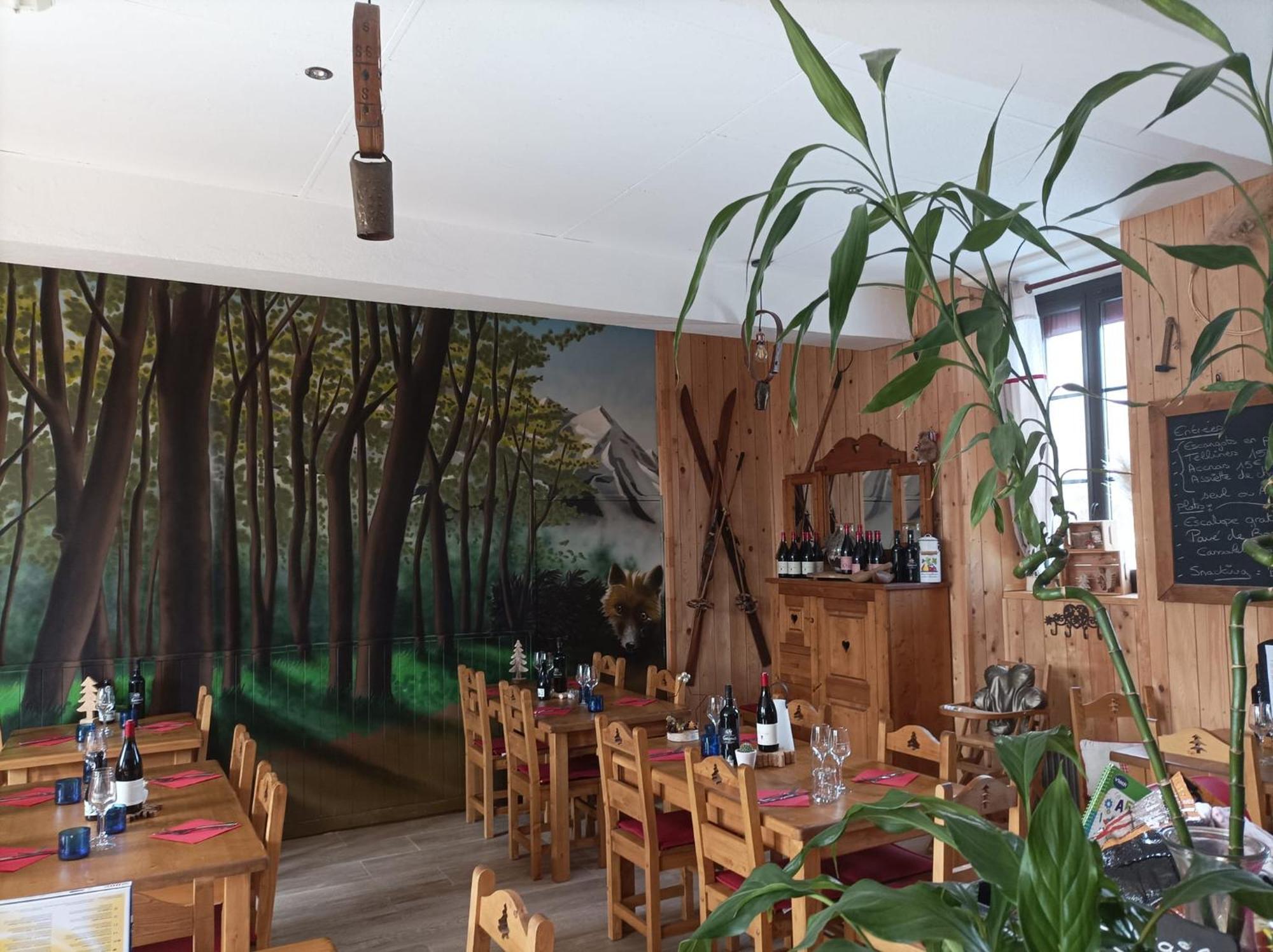 Le Sapin Rouge - Restaurant - Bar - Chambres D'Hotes Artigues  المظهر الخارجي الصورة