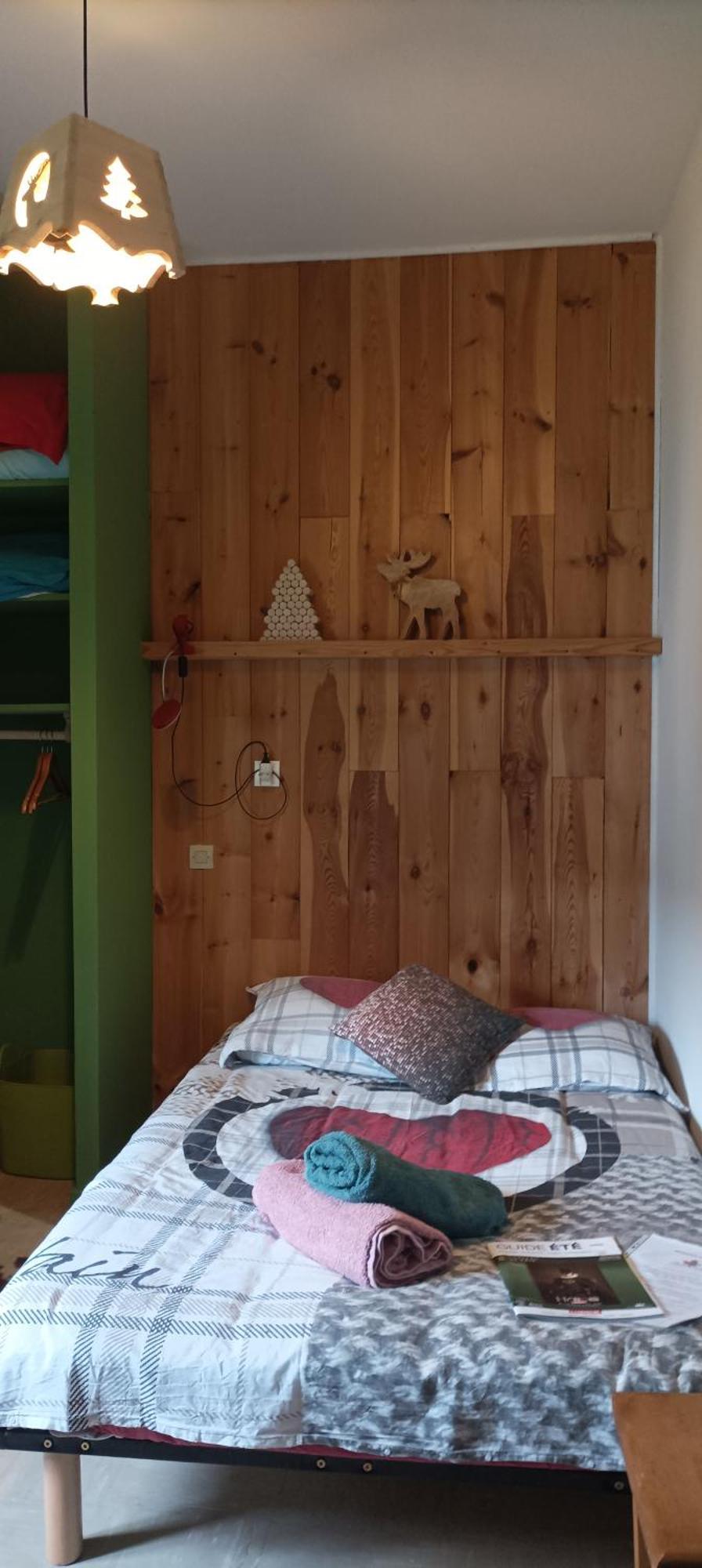 Le Sapin Rouge - Restaurant - Bar - Chambres D'Hotes Artigues  المظهر الخارجي الصورة