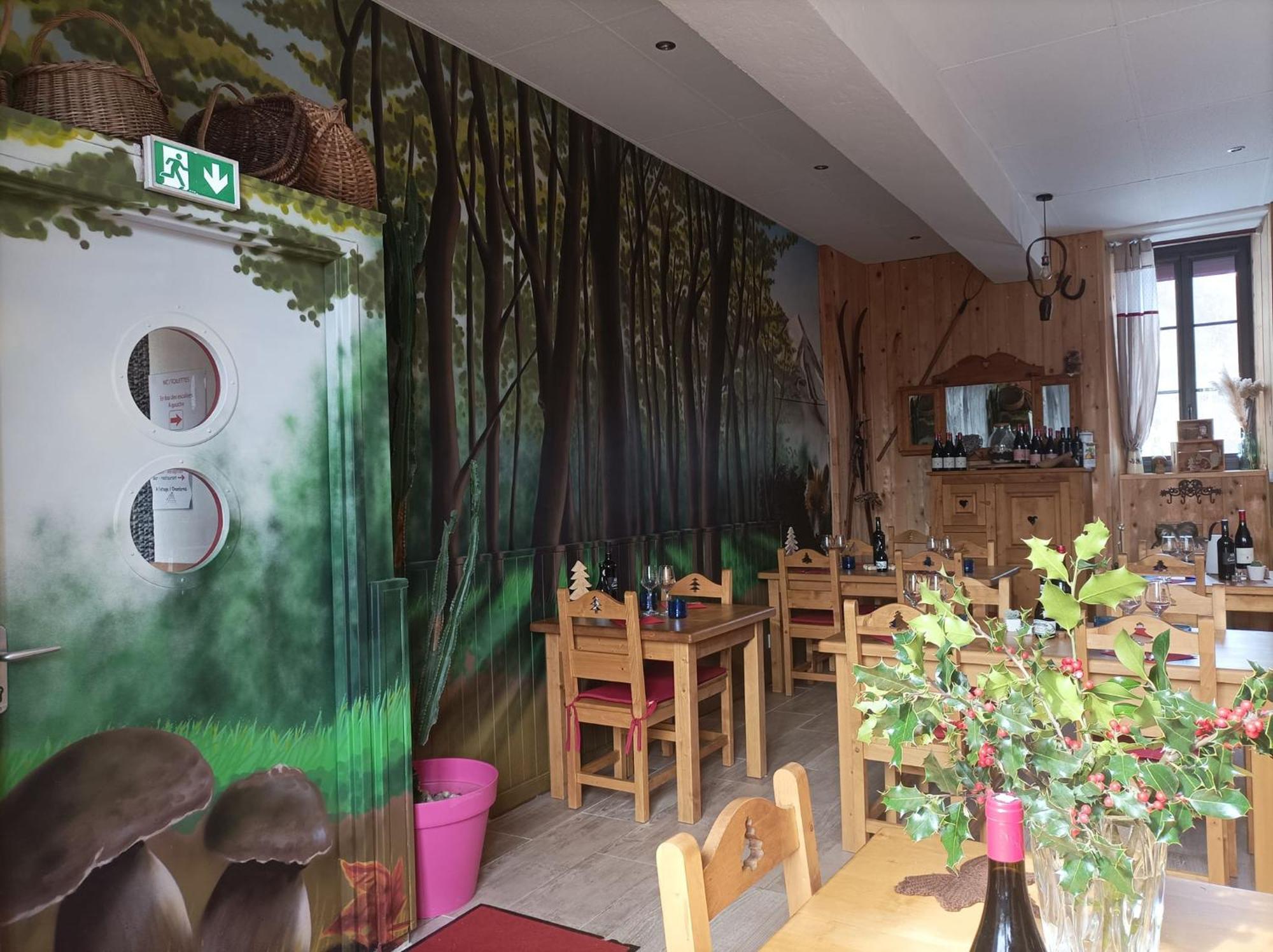 Le Sapin Rouge - Restaurant - Bar - Chambres D'Hotes Artigues  المظهر الخارجي الصورة